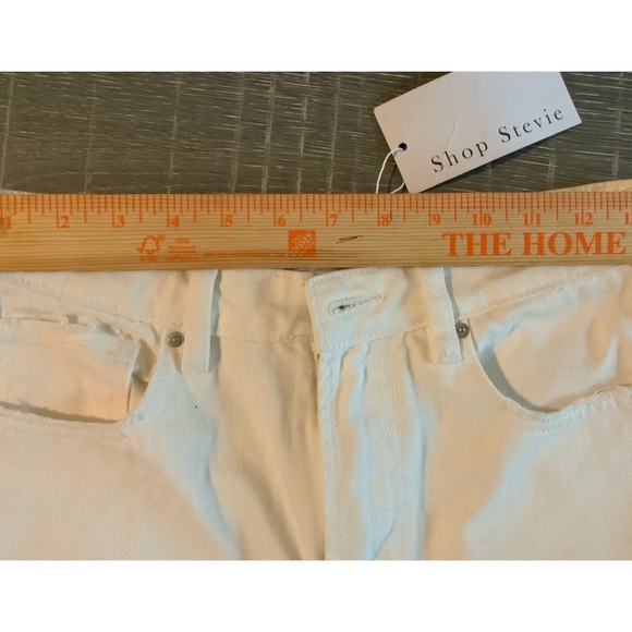 Women Shop Stevie size 28 distressed white jeans. - Picture 3 of 8